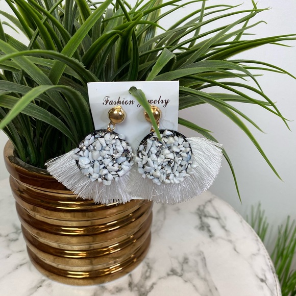 ‼️ White Stone Diamond Thread Fan Earrings - Picture 5 of 6